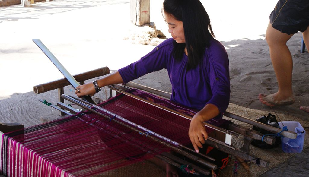 Indonesian weavers