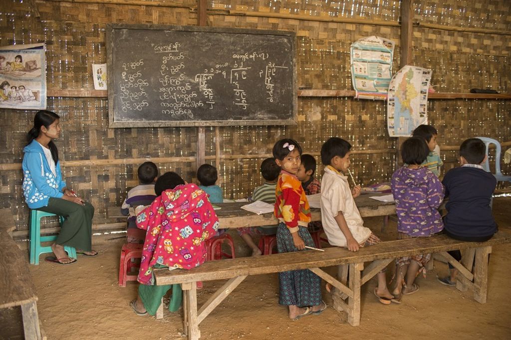 A-rural-school-in-Pandawa-Myanmar