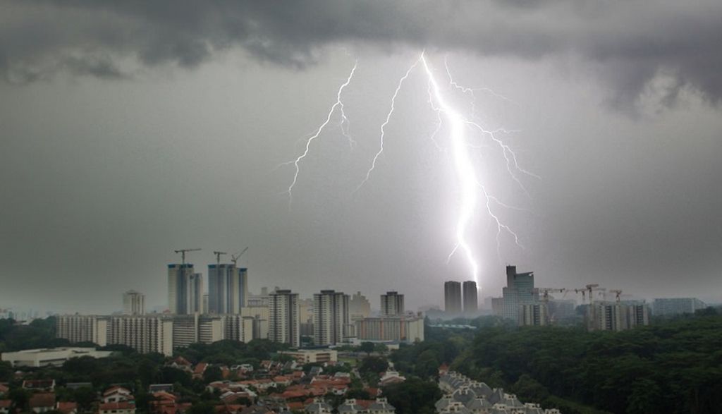 Singapore lightning storm