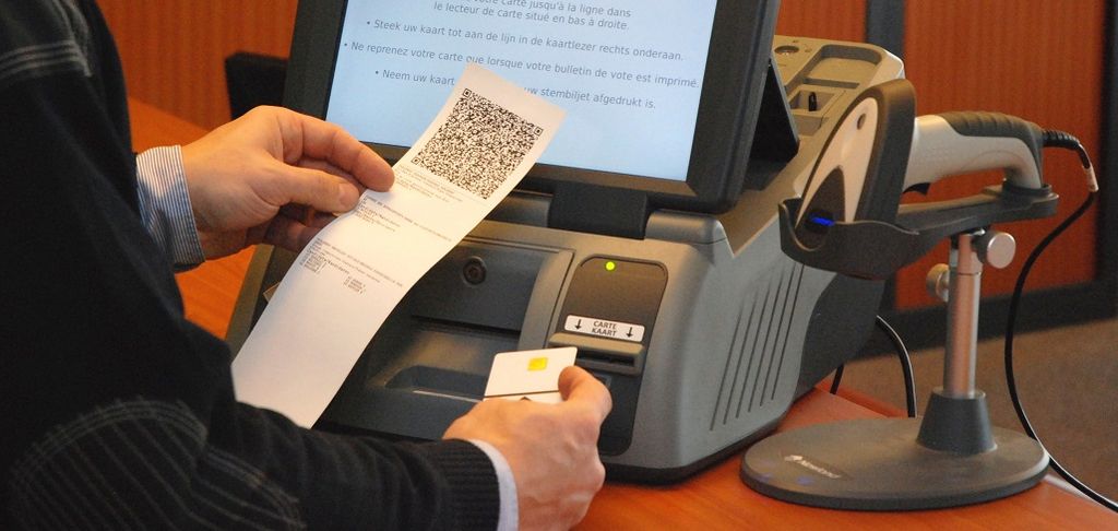 Electronic_Voting_Machine_Belgium