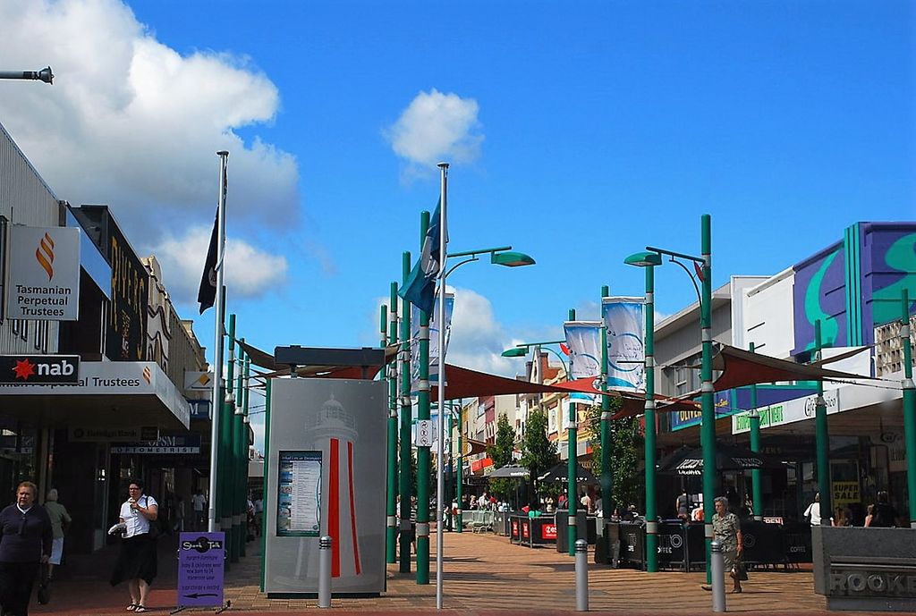 Devonport_Center_Street