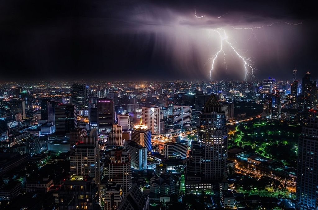 lightning-1082080_1280