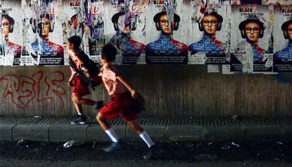 students running