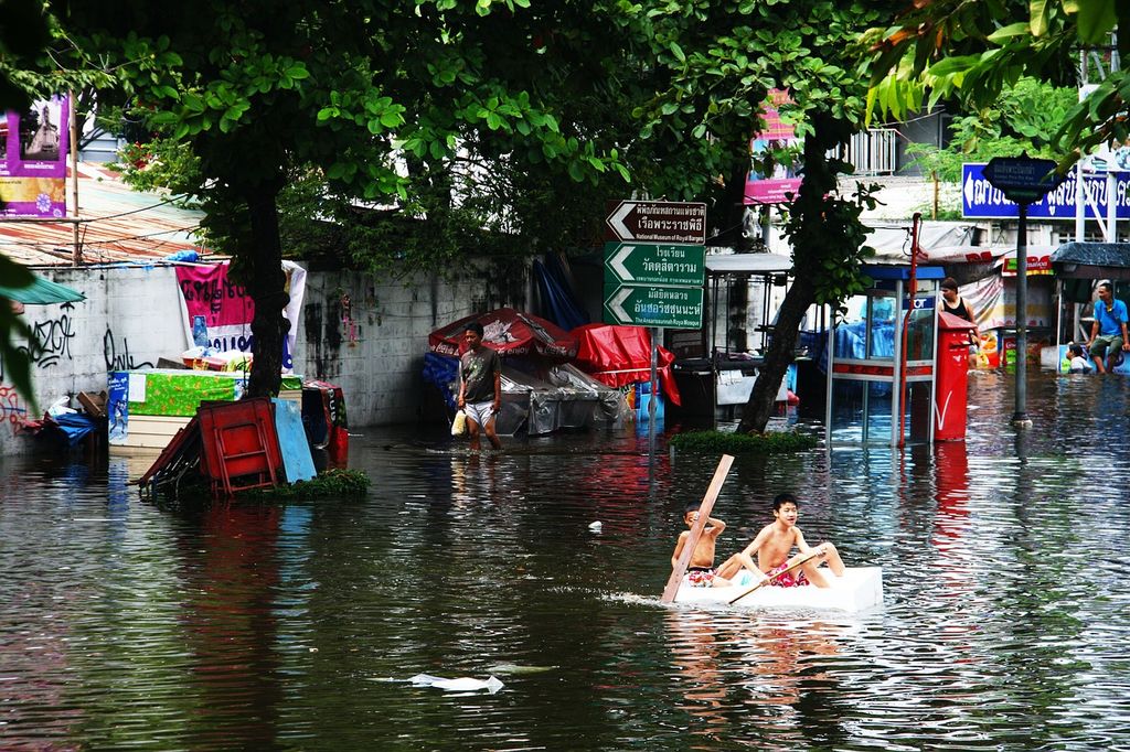 flood-989084_1280