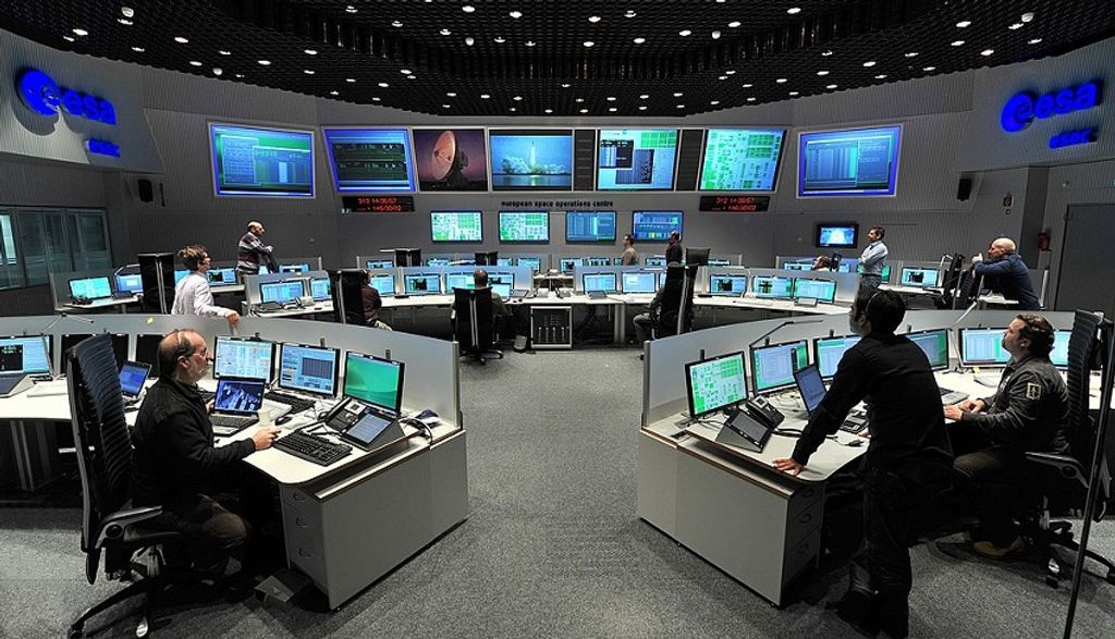 1024px-Main_Control_Room_at_ESAs_Space_Operations_Centre_ESA11252261.jpeg